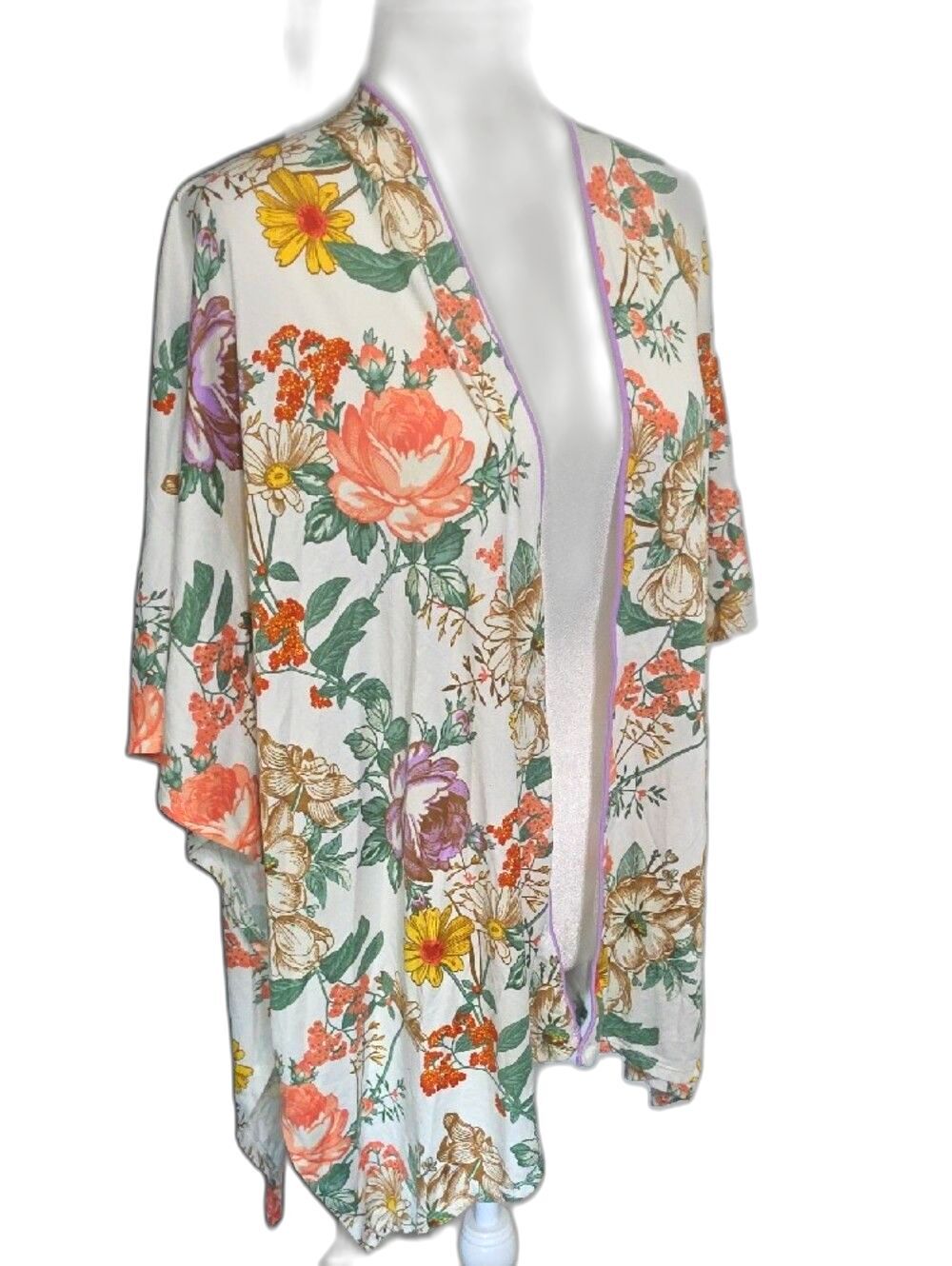 Wallpapher Floral Kimono Cardigan in White with Lavender Trim - Picture 2 of 6